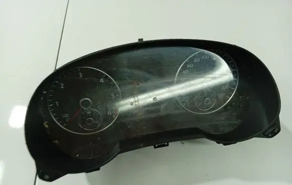Volkswagen Sharan Speedometer (instrument cluster) 7N0920870A