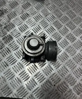 Audi A4 S4 B6 8E 8H EGR valve 038129637L
