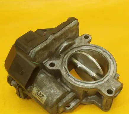Audi A8 S8 D4 4H Throttle body valve 057128063E