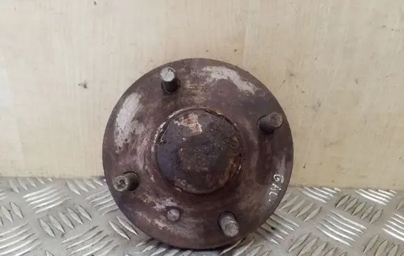 Nissan Almera N16 Rear wheel hub