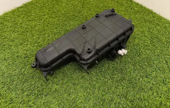 Vacuum air tank