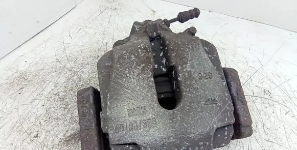 BMW 5 F10 F11 Front brake caliper 6024330
