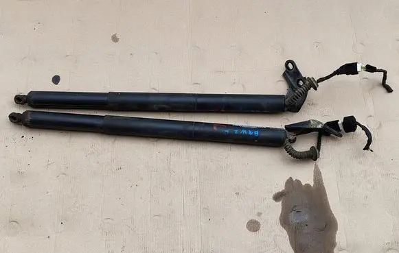 BMW 2 F45 Tailgate strut 