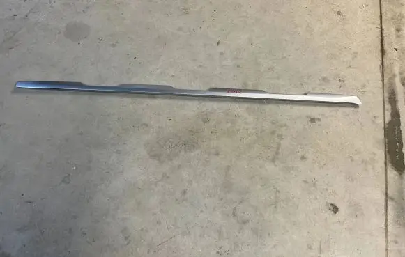 Sill/side skirt trim