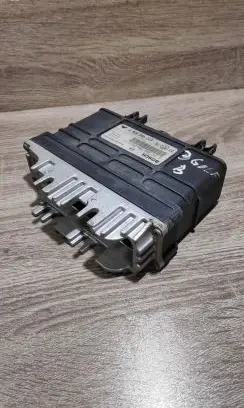 Volkswagen Golf III Engine control unit/module ECU 032906026e 0261203304