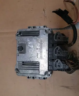 Renault Scenic II - Grand scenic II Engine control unit/module 8200631560 8200601334 0281013366