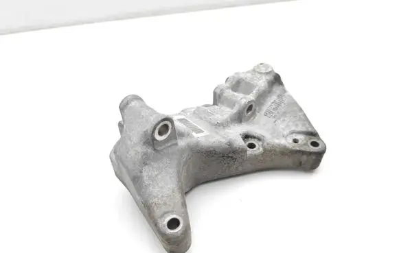 Volvo V40 Generator/alternator bracket 31670108
