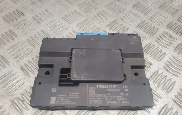 Audi Q7 4M Gateway control module 8W8907468F