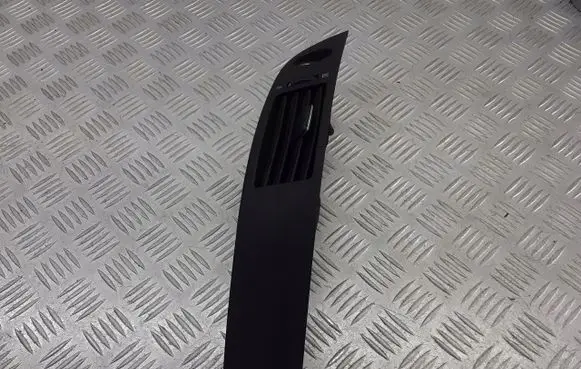 Toyota Corolla Verso E121 Dashboard air vent grill cover trim 55680-64010