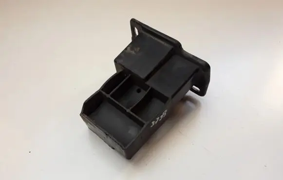 Renault Captur Front bumper mounting bracket 620920254R