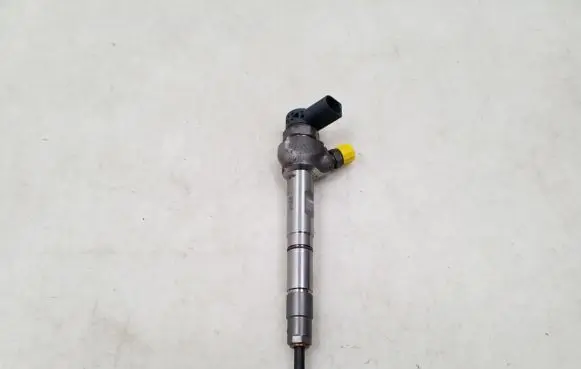Skoda Octavia Mk3 (5E) Fuel injector 04L130277AC