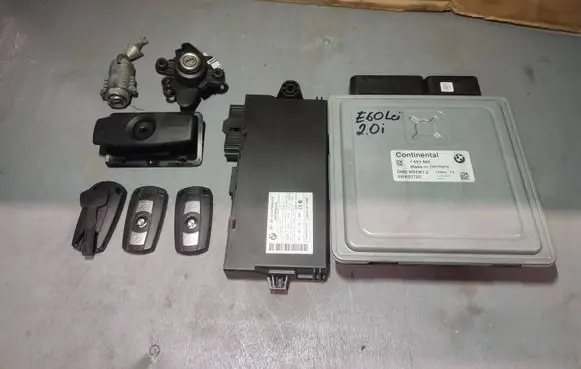 BMW 5 E60 E61 Engine control unit/module 12147585303 12147583225 12147621178