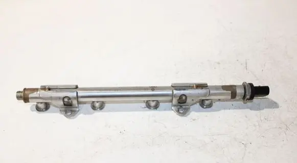 Volkswagen Golf VII Fuel main line pipe 04E133320 06J906051F