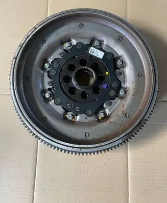 Skoda Octavia Mk4 Flywheel 05L105266K