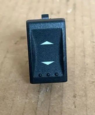 Ford Mondeo Mk III Electric window control switch 03163201 1S7T14529AD