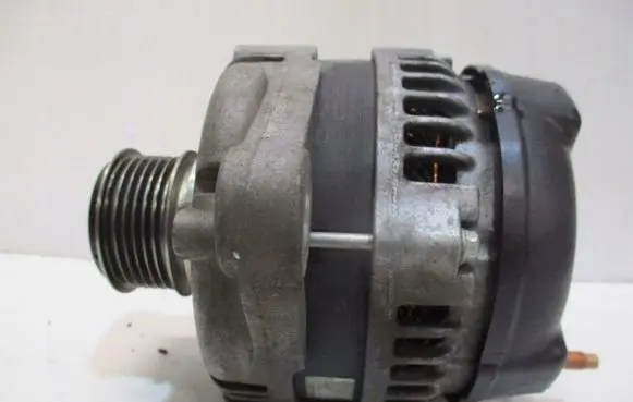 Jeep Cherokee KL Generator/alternator P56029739AA