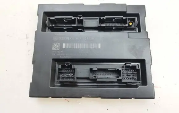 Audi A4 S4 B8 8K Comfort/convenience module 8K0907064DP 5DK00991884
