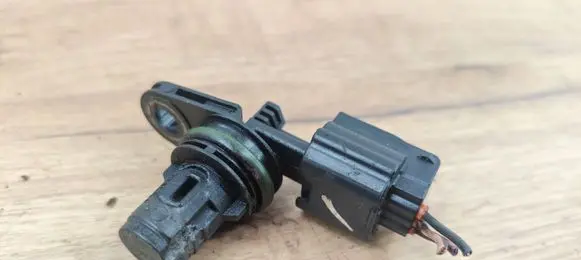 Dacia Lodgy Camshaft speed sensor 334132923B