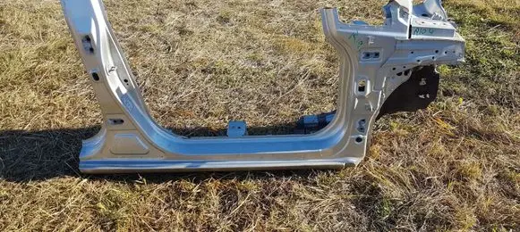 KIA Rio Pillar (middle) 