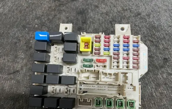 Mitsubishi Colt Fuse module 