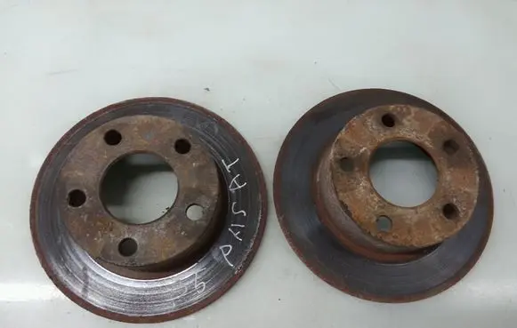 Volkswagen PASSAT B5 Rear brake disc