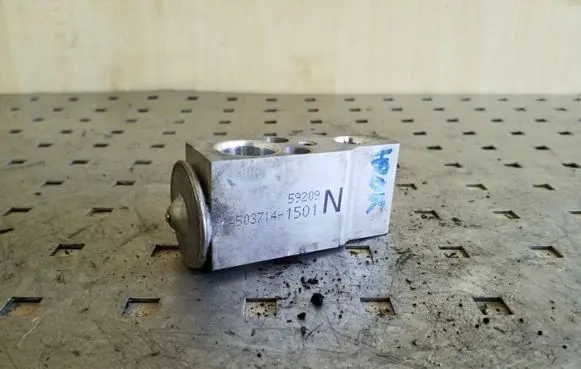 Mitsubishi L200 Air conditioning (A/C) expansion valve A5037141501N
