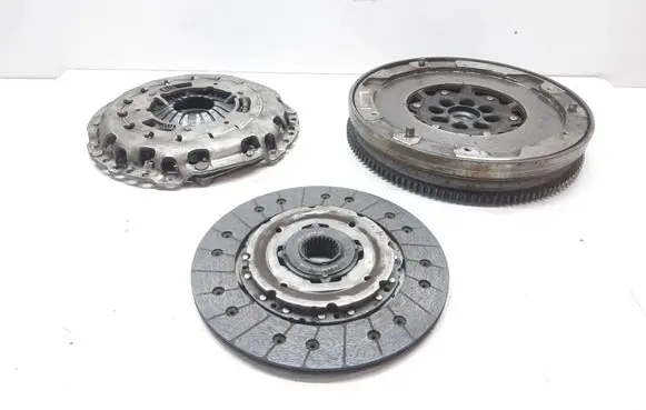 BMW 3 E90 E91 Clutch set kit 415047710 124052310 324063810
