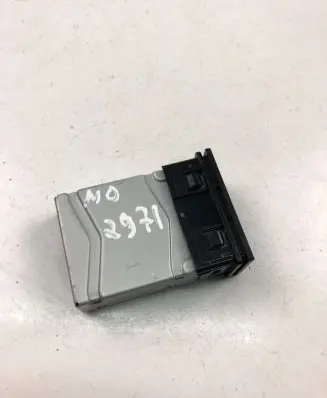 Toyota RAV 4 (XA50) USB control unit 8553242020