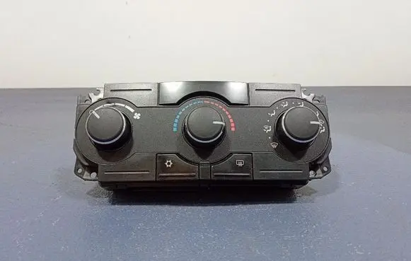 Dodge Magnum Climate control unit P55111871AB