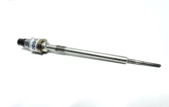 Opel Astra J Glow plug 0103010906 55590467