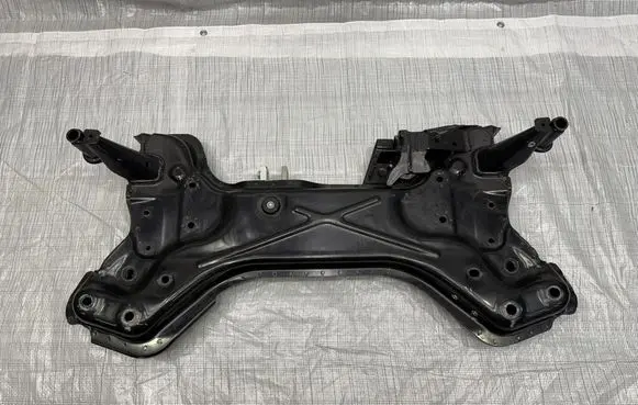 Fiat 500E Front axle beam 