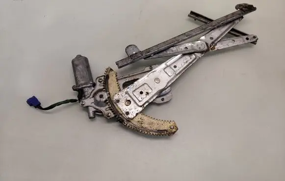 Subaru Forester SF Front door window regulator with motor