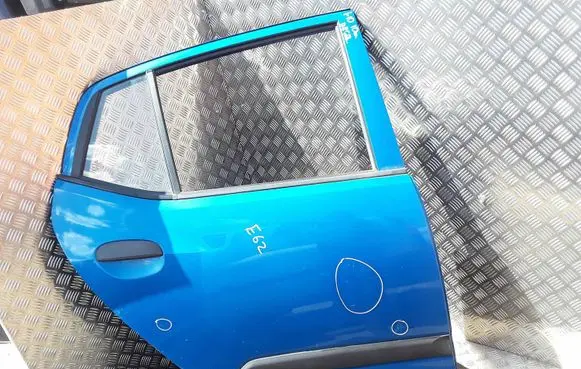 Hyundai i10 Rear door