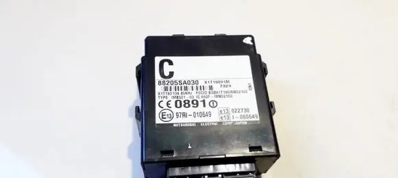 Subaru Forester SG Immobilizer control unit/module 88205sa030 x1t19091m