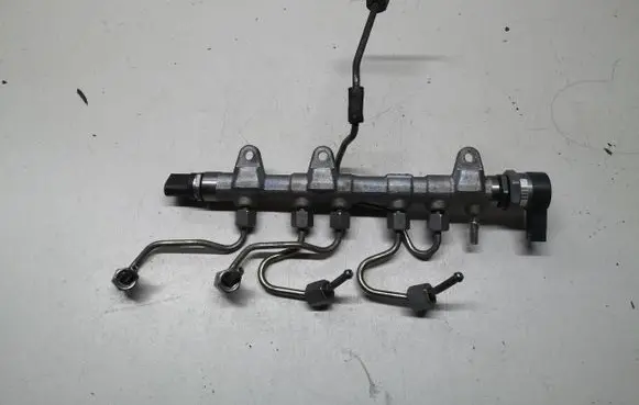 BMW 5 F10 F11 Fuel main line pipe 8514154 0281002949 0445214315