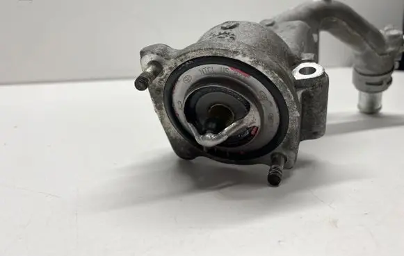 Thermostat/thermostat housing