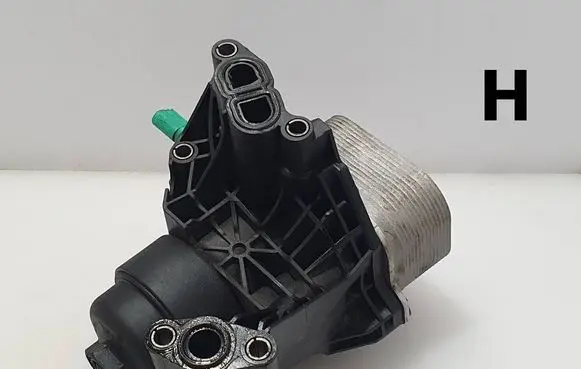 Audi A3 S3 8V Oil filter mounting bracket 03N115389A 03N117021