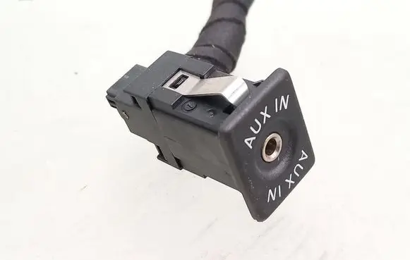 Volkswagen Caddy AUX in-socket connector 5M0035724