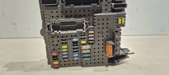 Volvo XC70 Fuse module 30728512
