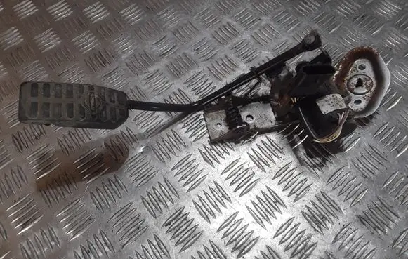 Nissan Almera Tino Accelerator throttle pedal 092300971 189195M300