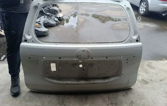 Toyota Land Cruiser (J150) Tailgate/trunk/boot lid