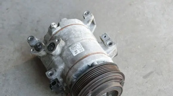 Mazda CX-5 Air conditioning (A/C) compressor (pump) KF010055