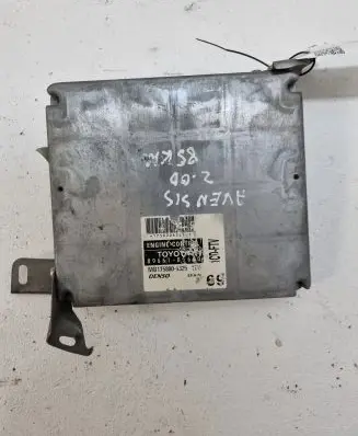 Toyota Avensis T250 Engine control unit/module 8966105690