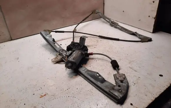 Peugeot 206 Front door window regulator with motor 