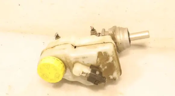 Master brake cylinder