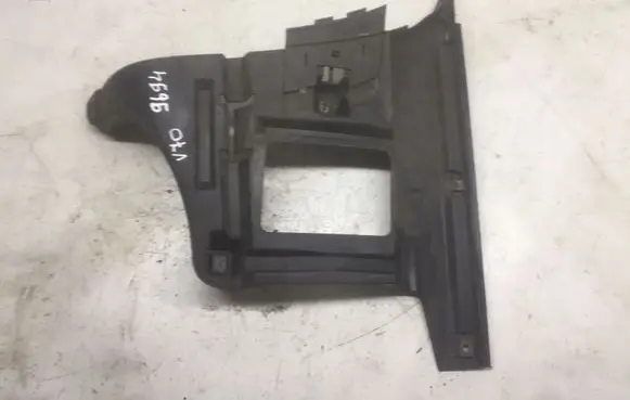Volvo V70 Front bumper mounting bracket 8648197 8648196
