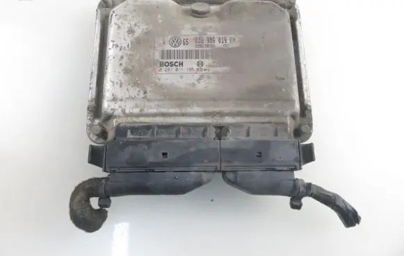 Skoda Octavia Mk1 (1U) Engine control unit/module 038906019KH 0281011195