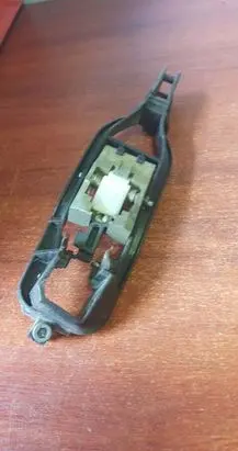 BMW 3 E46 Front door exterior handle/bracket 8216122