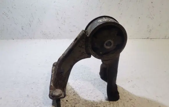 Toyota Avensis T250 Engine mount bracket