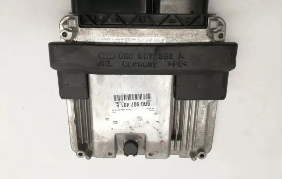 Audi Q5 SQ5 Engine control unit/module 8R0907401E